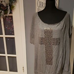 🛍Torrid cross tee new no tags sz 3